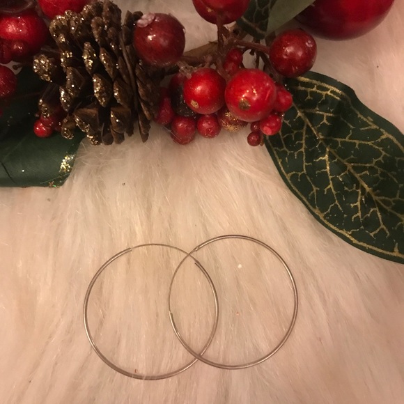 💥 NEW POST💥 Stamped 925 Sterling Silver Earrings - Picture 1 of 2